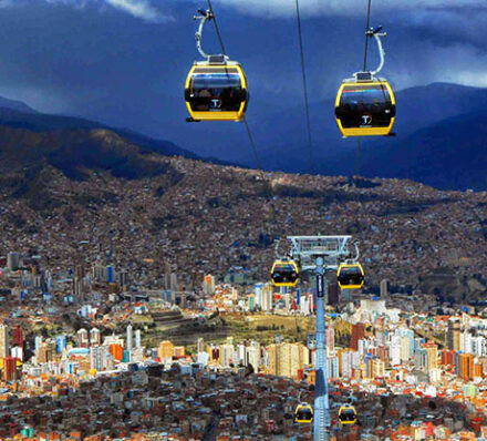 拉巴斯 LA PAZ(海拔3,700-4,000m) 拉巴斯 LA PAZ(海拔3,700-4,000m)