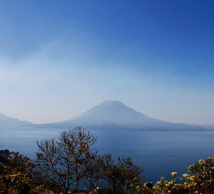 阿蒂特兰湖LAKE ATITLAN（平均海拔1,562米）