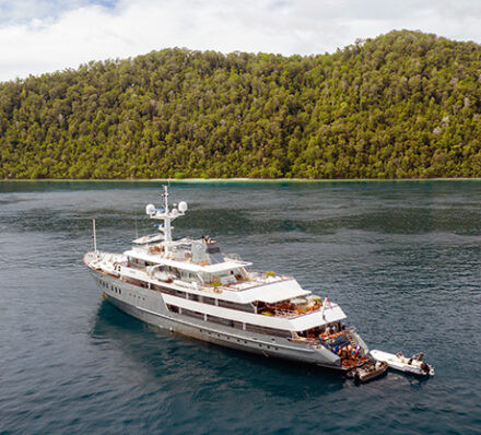 劳特岛 NUSA LAUT 与 莫拉纳岛 MOLANA 劳特岛 NUSA LAUT 与 莫拉纳岛 MOLANA