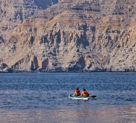 富查伊拉 FUJAIRAH 或 迪巴 DIBBA 富查伊拉 FUJAIRAH 或 迪巴 DIBBA