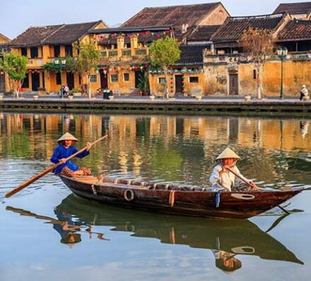 抵达岘港 ARRIVAL IN DA NANG / 会安 HOI AN